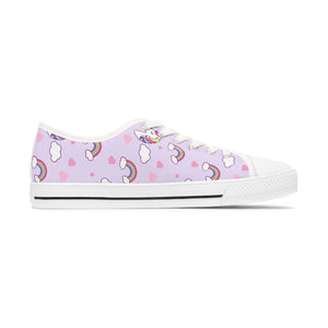 Pink flying unicorns in sky Women's Low Top Sneakers