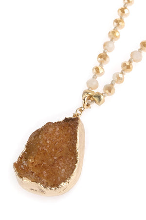 Hdn2749 - Druzy Stone Pendant Glass Beaded Necklace