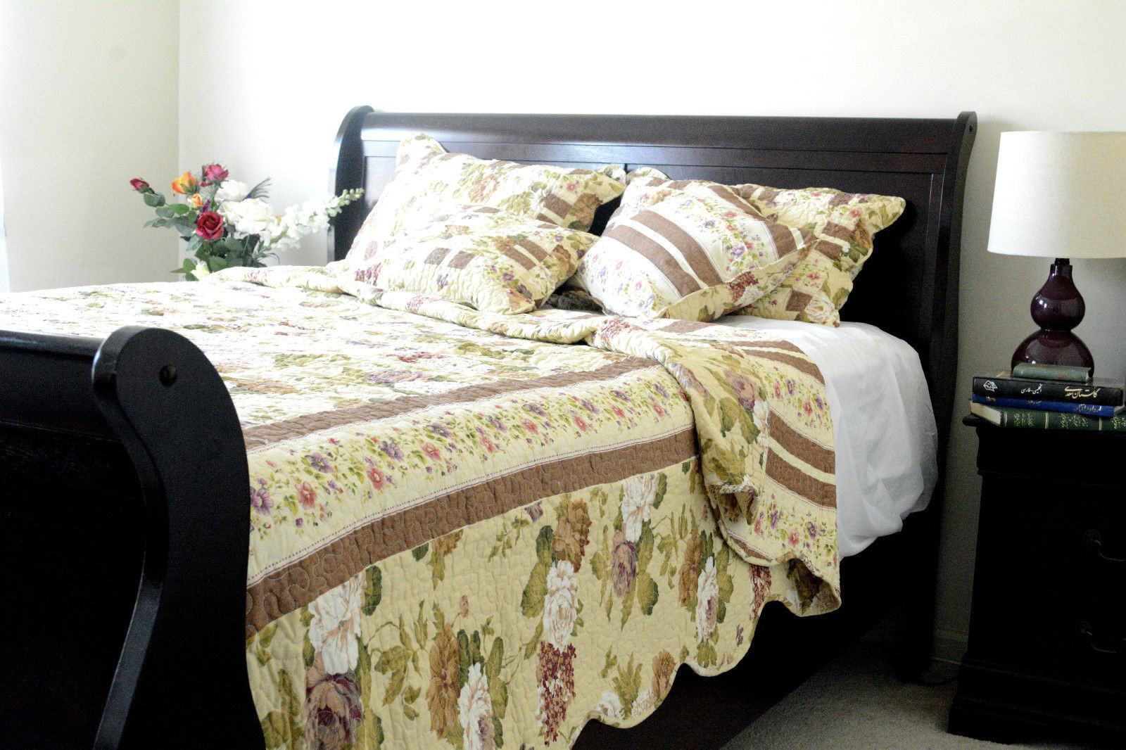 DaDa Bedding Dusty Roses Garden Floral Patchwork Cotton Quilted Bedspread Set (DXJ103478)