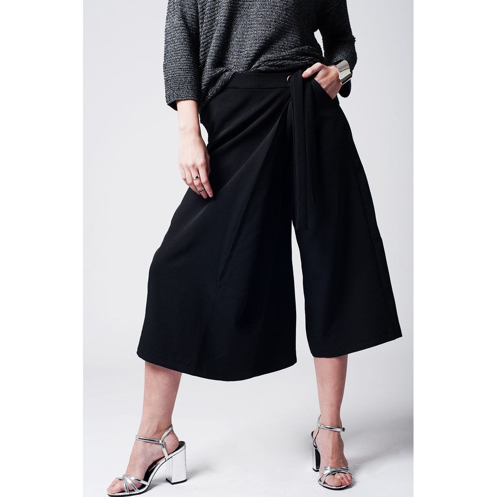 Black culotte with tie waist