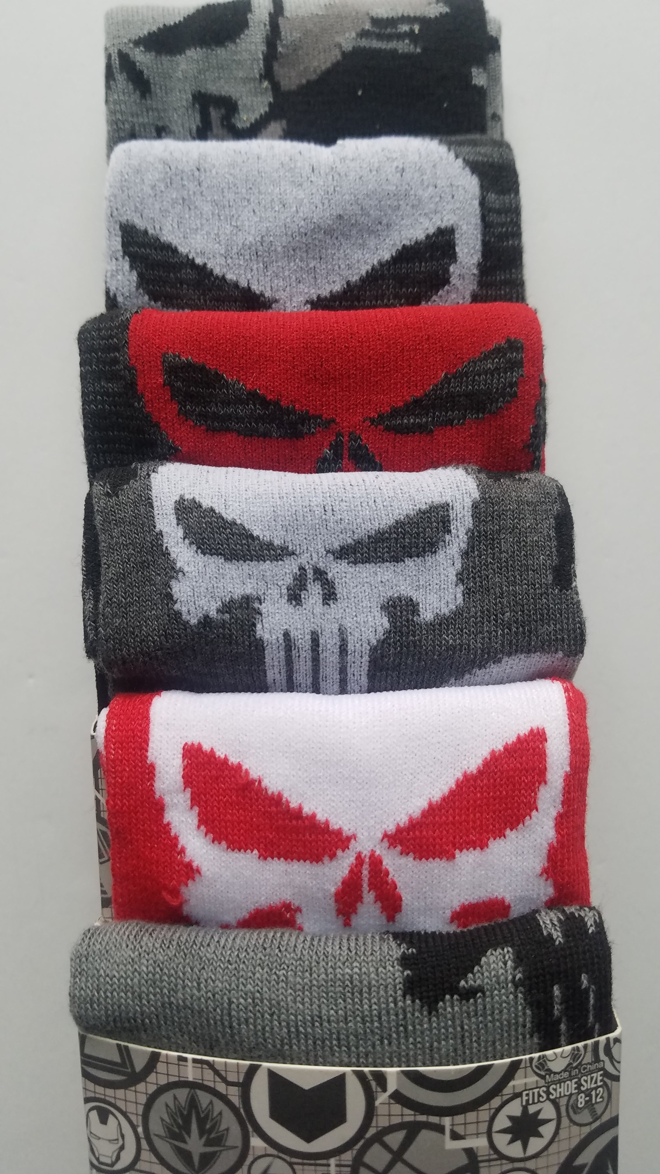 marvel punisher men casual crew socks 6 pairs new in package.