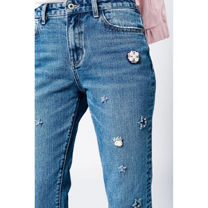 Mom jeans with embroidered stars