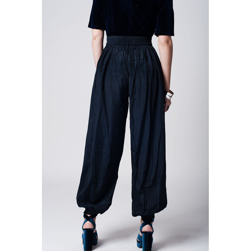 Navy blue pant with stretch waistband and cuffs