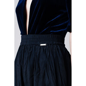 Navy blue pant with stretch waistband and cuffs